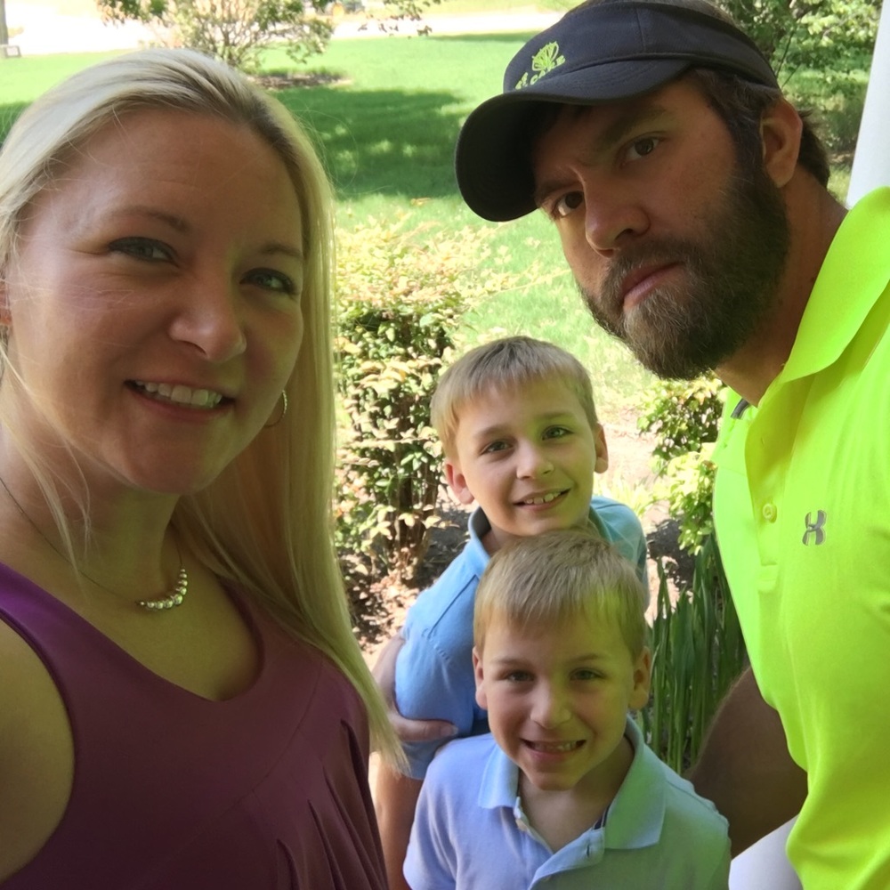 Meet your Posher, Jill! Happily married w/ 2 boys
